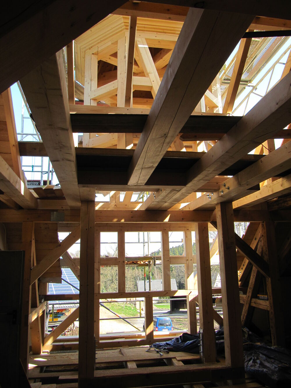 Blick Dachstuhl mit Turmschaft Blick Dachstuhl mit Turmschaft…