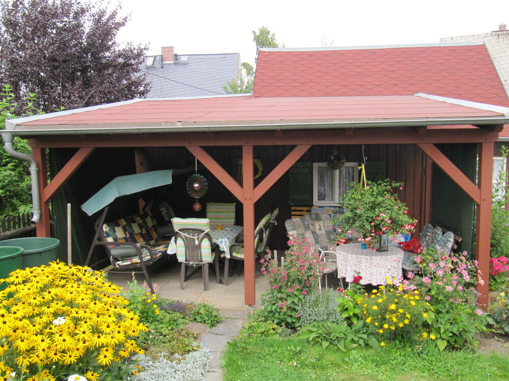 Terrassenüberdachung an Gartenhaus angebaut&hellip;