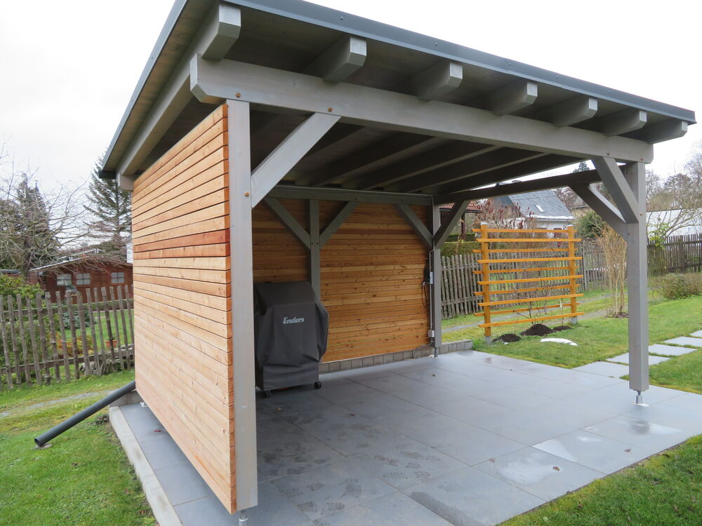 Terrassenüberdachung mit Sichtschutz aus sib. Lärche als Rhombusprofil&hellip;