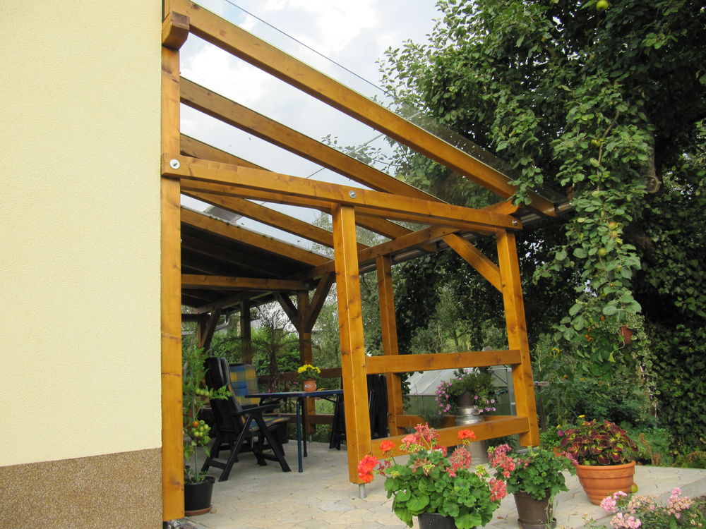 Terrassenüberdachung mit hälftigen Glasdach&hellip;
